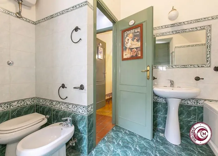 Palazzo Scapucci A Navona * Rome