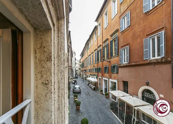 Palazzo Scapucci A Navona Rome
